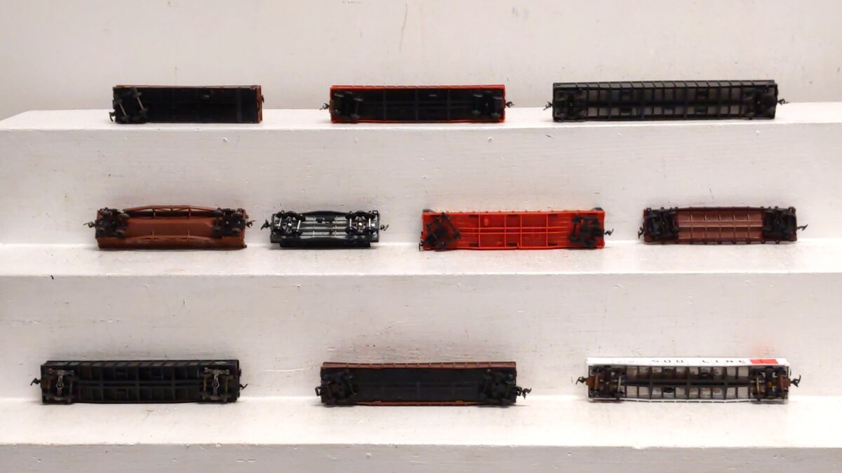Custom HO Scale Assorted Freight Cars [10]