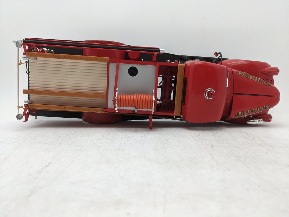 Die Cast Promotions 1:16 1941 GMC Pumper Fire Truck EX