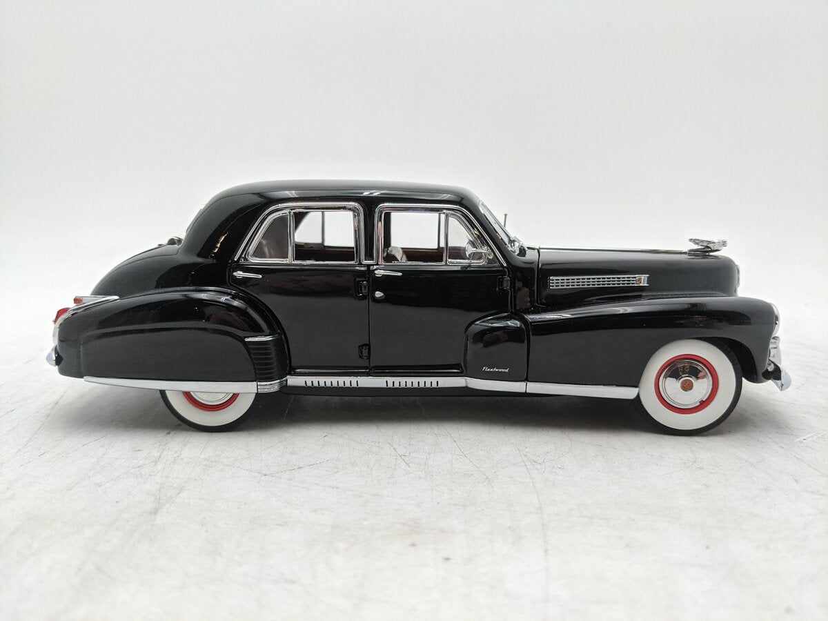 Danbury Mint 1:18 Classic 1941 Cadillac Fleetwood Series 60 Display Case EX