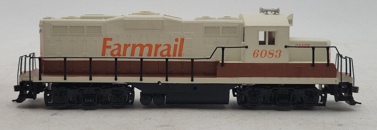 Walthers 931-136 HO Farmrail EMD GP9M Diesel Engine - Standard DC #6083 EX/Box