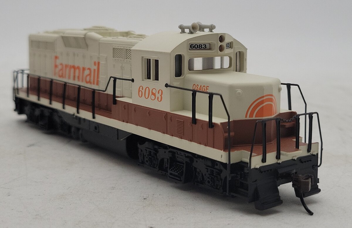 Walthers 931-136 HO Farmrail EMD GP9M Diesel Engine - Standard DC #6083 EX/Box