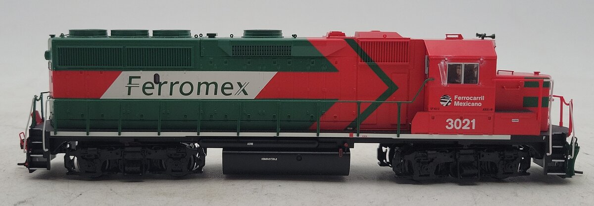 Atlas 10001849 HO Ferromex Silver Series GP40-2 Diesel Locomotive #3021