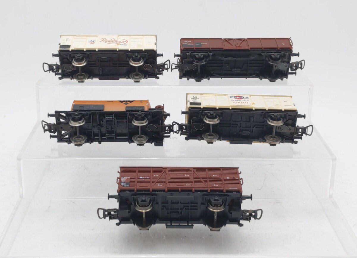 Piko HO Scale Assorted Freight Cars [5] VG