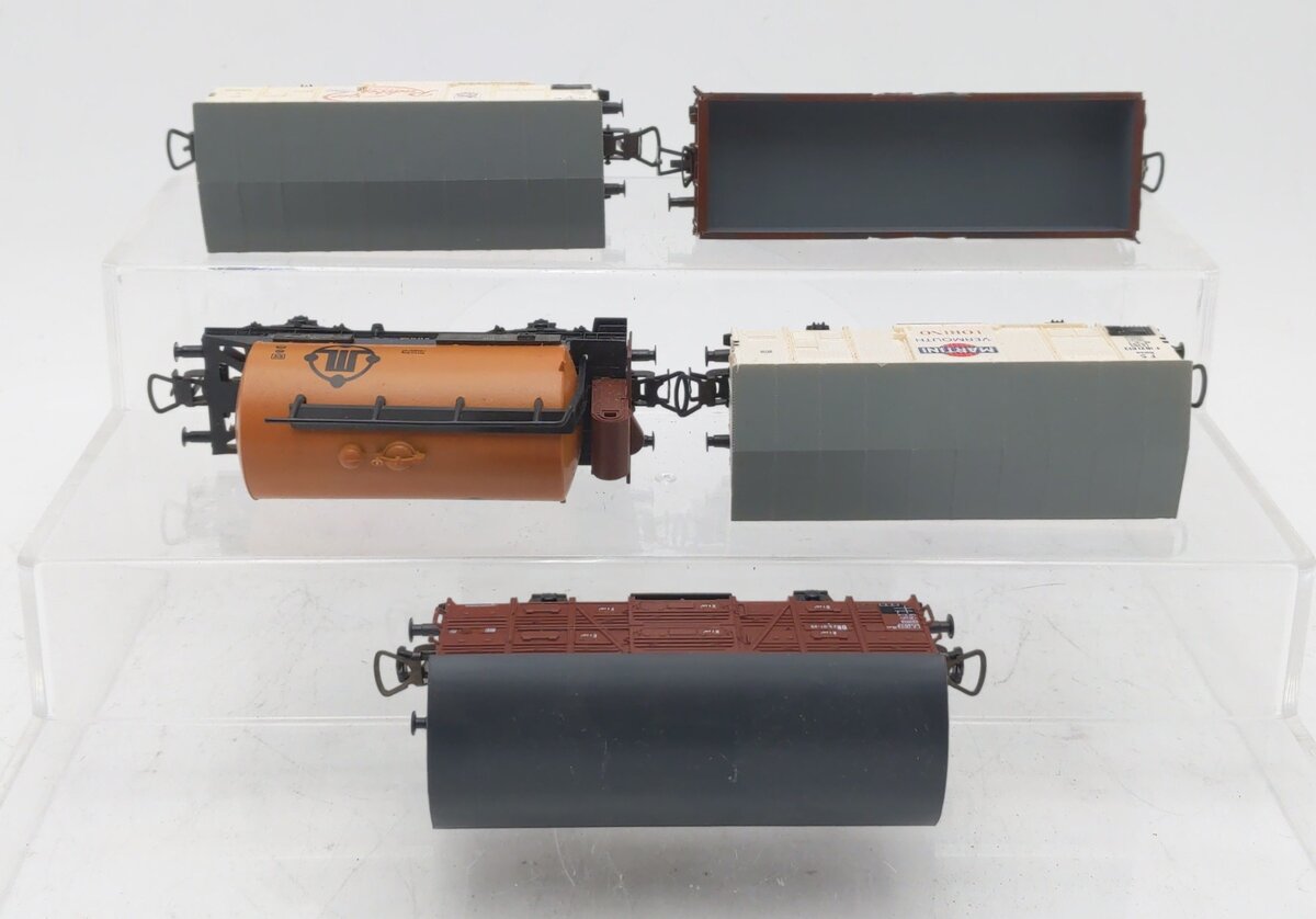 Piko HO Scale Assorted Freight Cars [5] VG