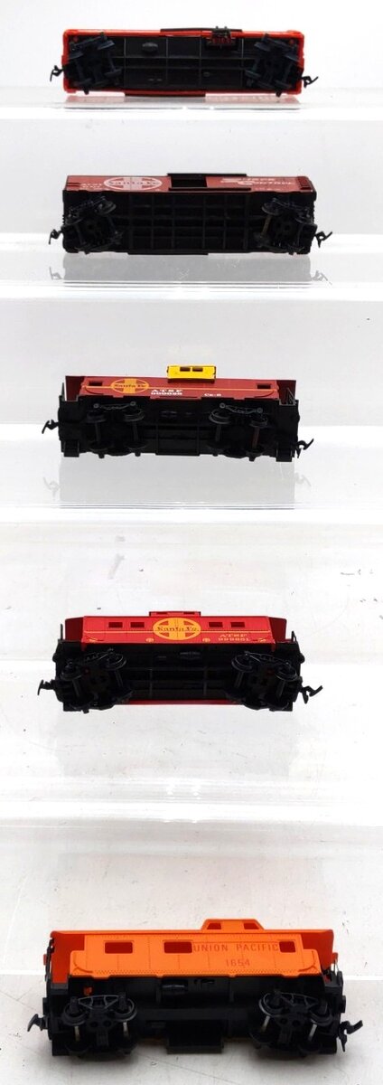Bachmann/Tyco/Others HO Scale Freight Cars #19720,16927,1654,999851,999628 [5] VG
