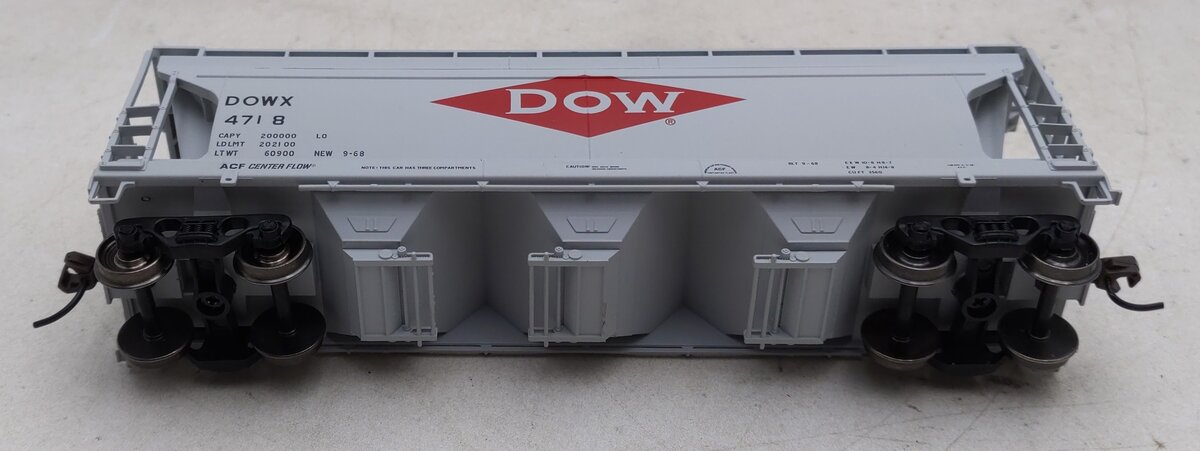 Atlas 20001893 HO Dow Chemical ACF 3560 Covered Hopper #4718