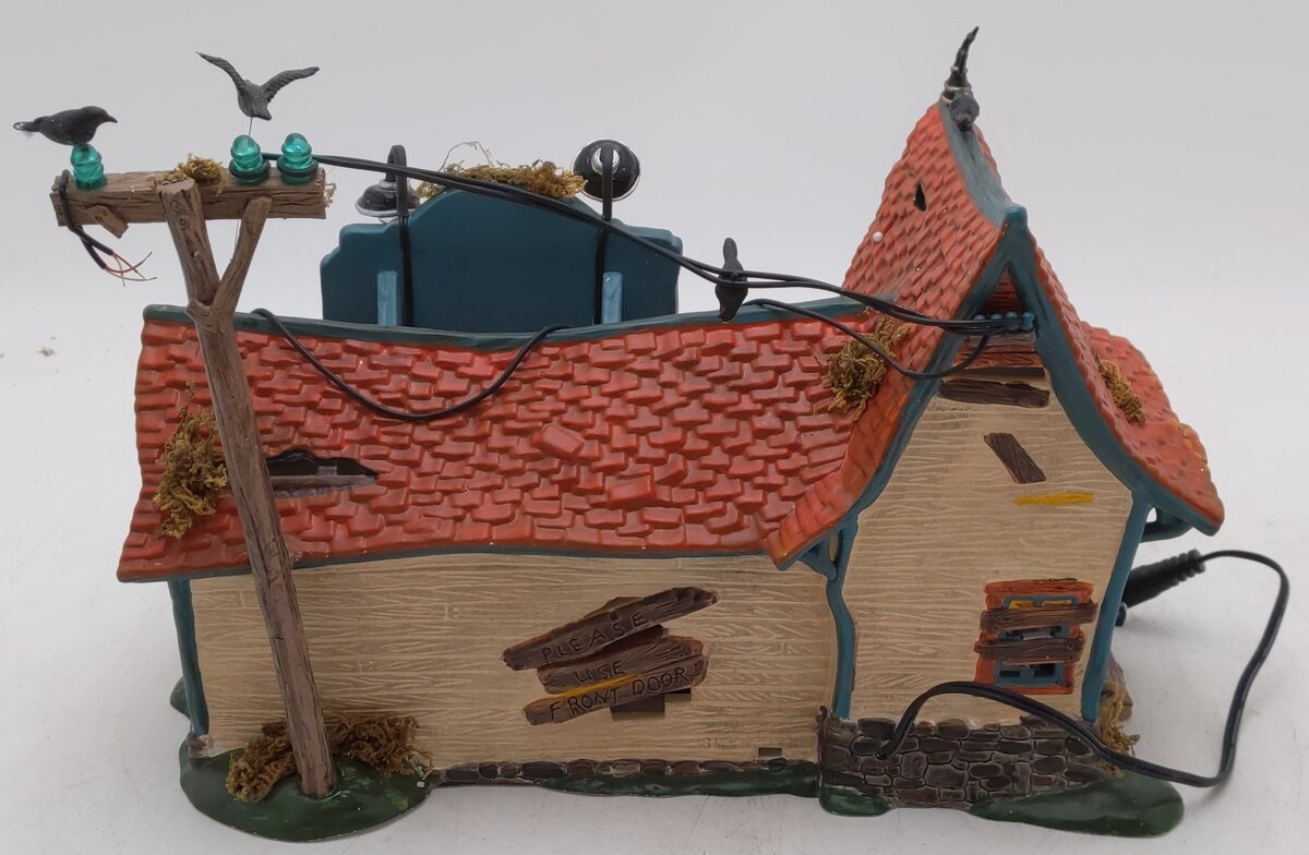 Dept 56 56.55377 Snow Village Halloween Dead End Motel Ceramic Building EX/Box