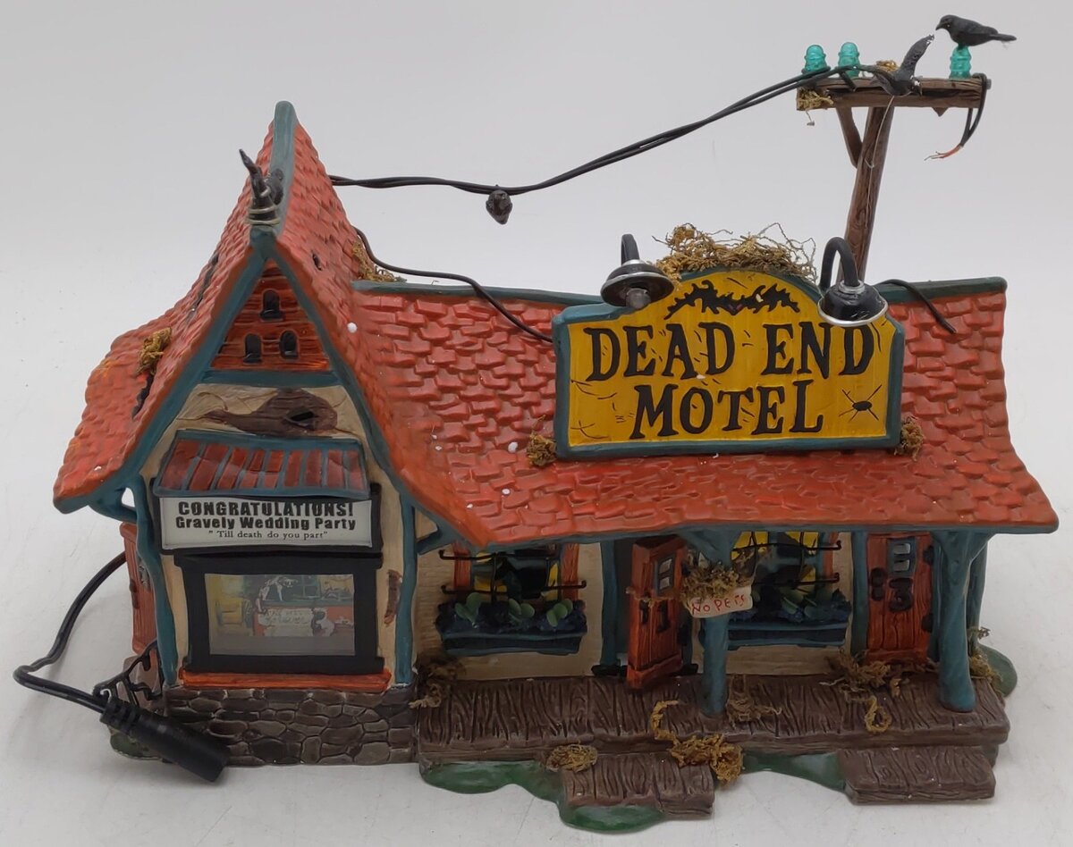 Dept 56 56.55377 Snow Village Halloween Dead End Motel Ceramic Building EX/Box