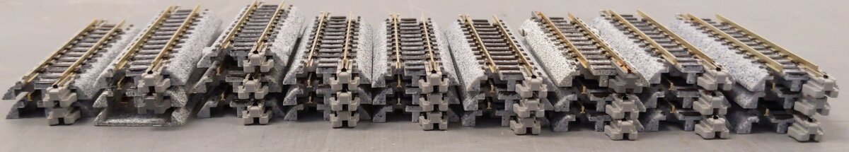 Kato S62 N Scale UniTrack 62mm 2 7/16 Straight Track [26] LN