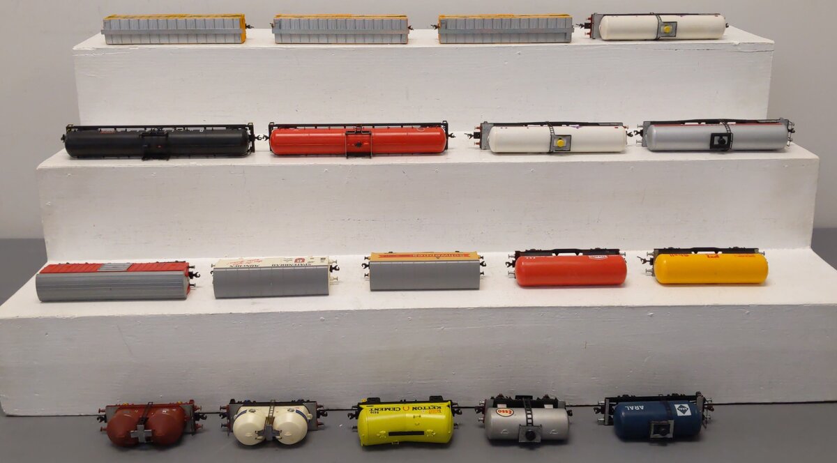 Lima HO Scale Assorted Freight Car [18] EX