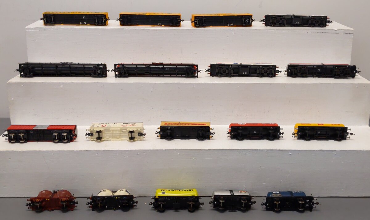 Lima HO Scale Assorted Freight Car [18] EX