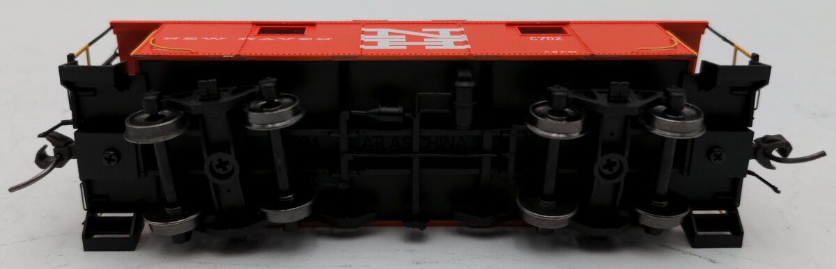 Atlas 20007011 HO New Haven Alpert Scheme NE-6 Caboose #702