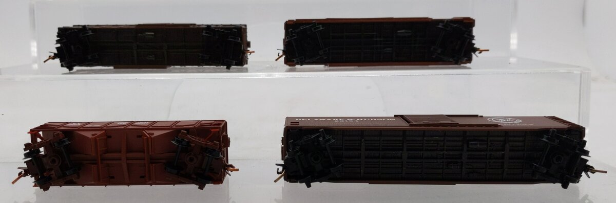 Micro-Trains N Scale Assorted Freight Cars: 40014, 22134, 585883, 20018 [4] LN/Box