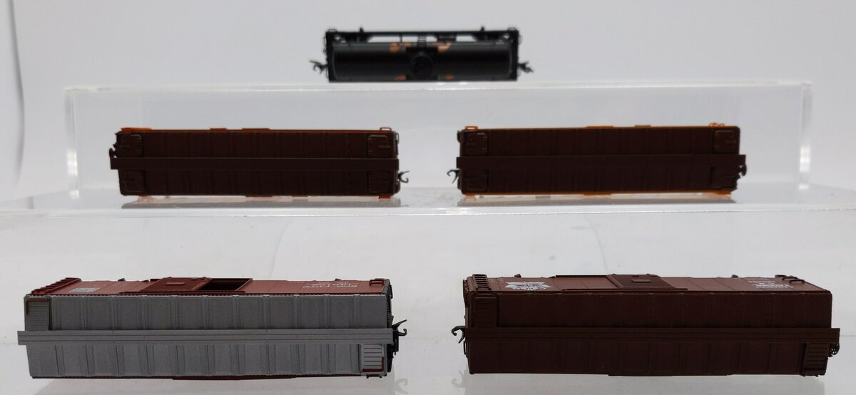 InterMountain N Scale Assorted Freight Cars: 1522,483093,136192,12207,14380 [5] LN