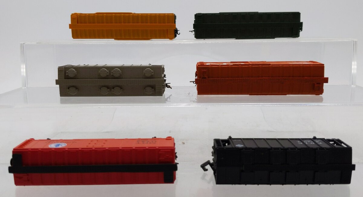Atlas and Other N Scale Assorted Freight Cars: [6] VG