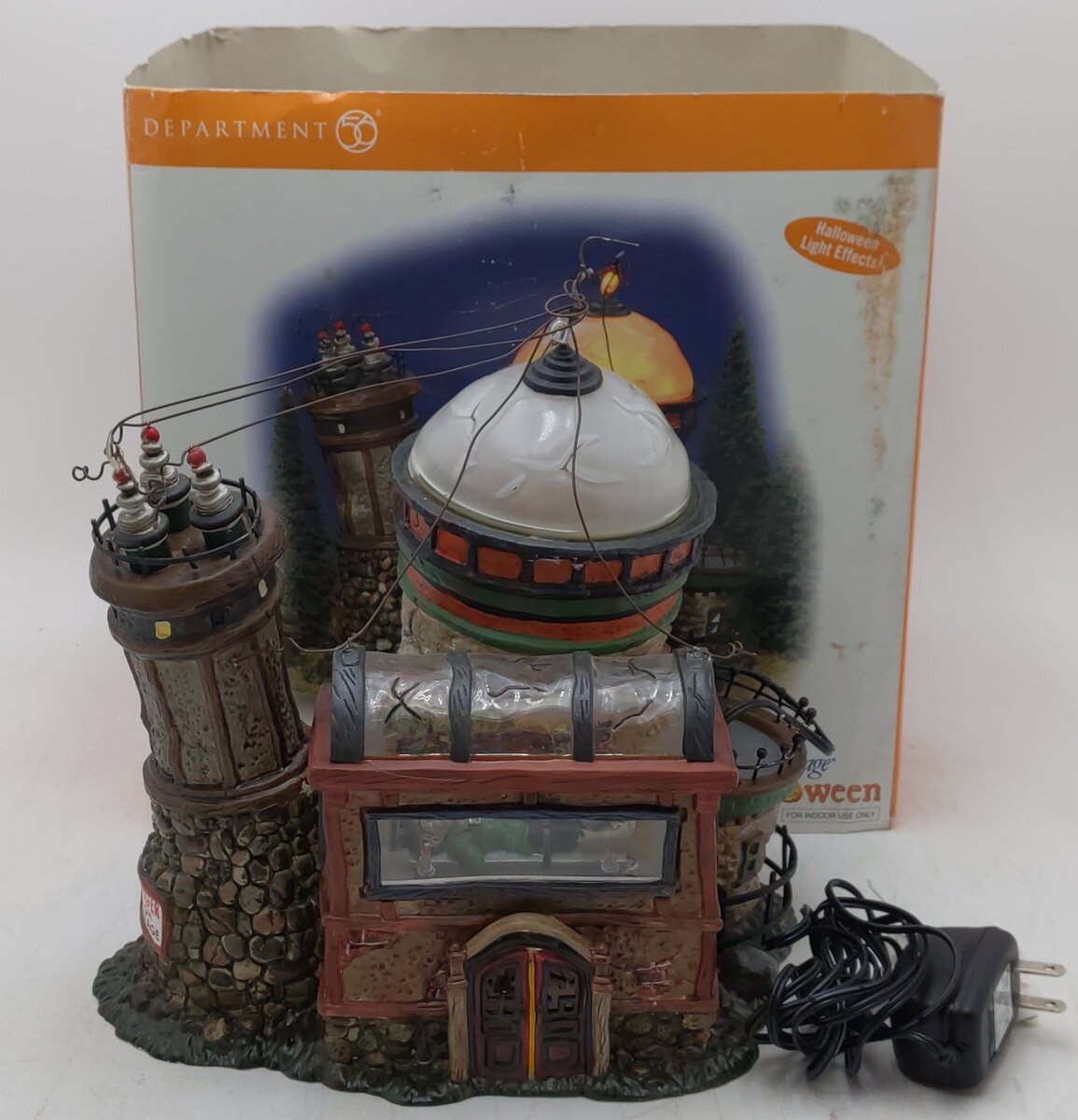 Dept 56 56.54602 Snow Village Halloween Dr. Lunatic's Laboratory EX/Box