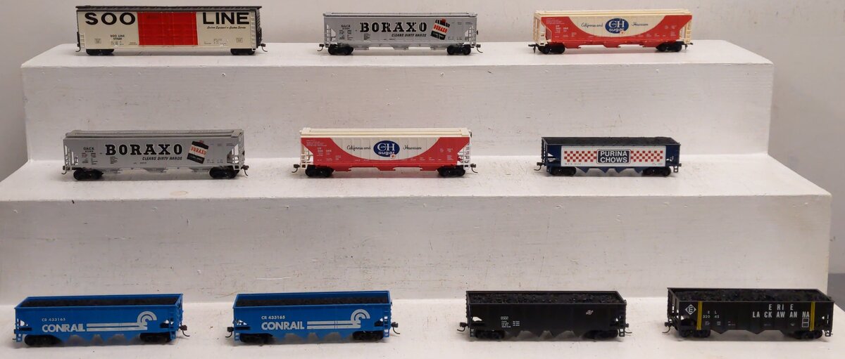 Tyco HO Scale Assorted Freight-Covered Hopper, Coal Hopper, & Boxcar [10] EX