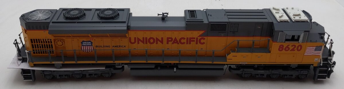 Lionel 2433032 O Gauge Union Pacific SD70ACE BTO Diesel Locomotive #8620 LN/Box