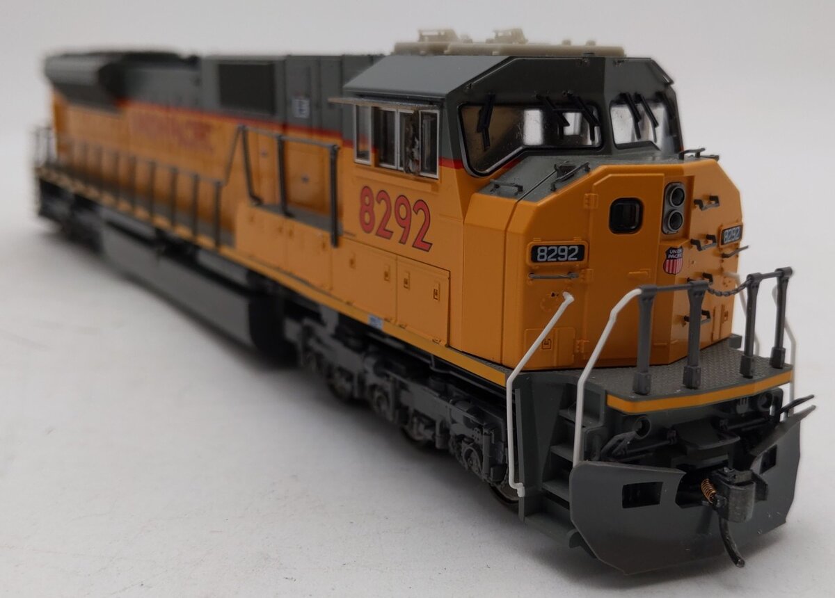 Kato 37-6393 HO Union Pacific EMD SD90/43MAC Diesel Engine #8292 w/DCC EX/Box