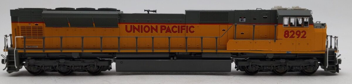 Kato 37-6393 HO Union Pacific EMD SD90/43MAC Diesel Engine #8292 w/DCC EX/Box