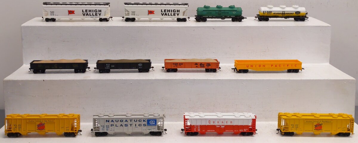 AHM HO Scale Assorted Freight Cars-Covered Hoppers, Gondolas, & Tank Cars [12] EX