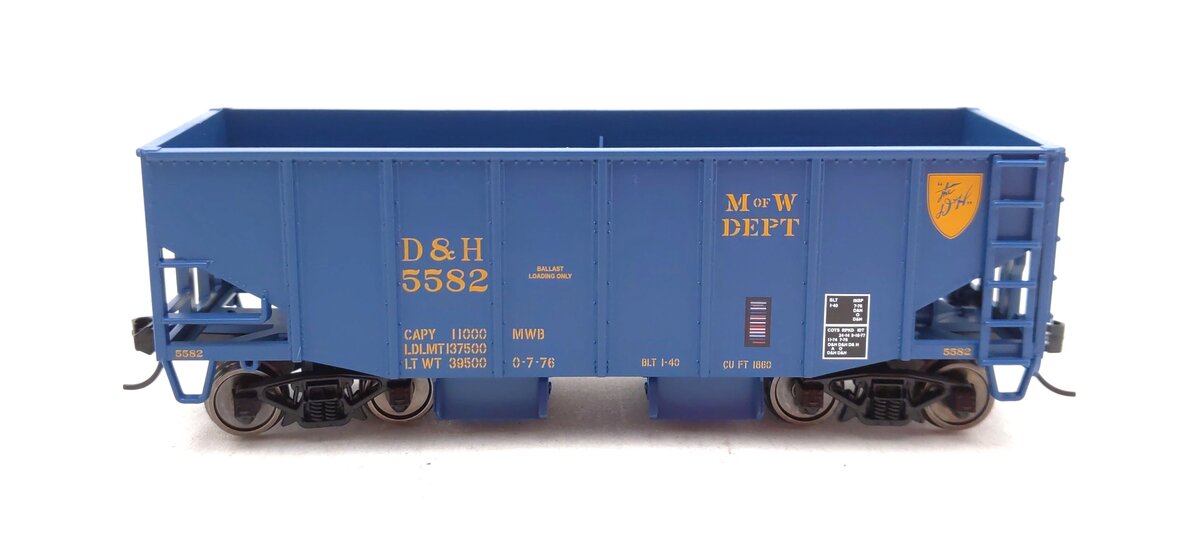 Bowser 43095 HO Delaware & Hudson 55-Ton Fishbelly Hopper Ready to Run #5582