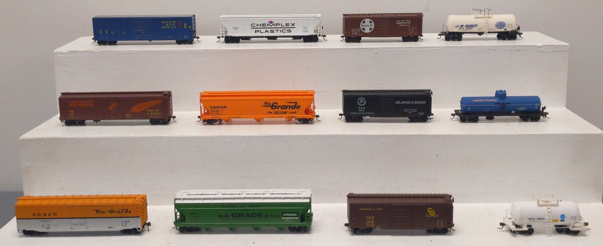 Variety HO Scale Assorted Freight Cars-Covered Hoppers, Boxcars, & Tank Cars[12] LN
