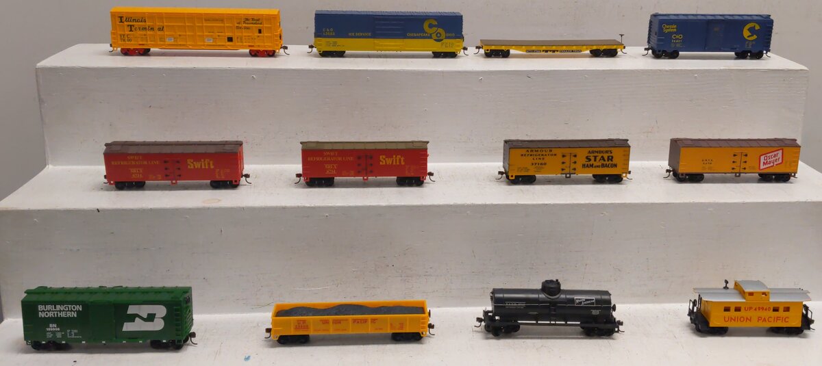 Life Like HO Assorted Freight-Boxcars, Reefer, Gondola, Flat,Tank, & Caboose[12] EX