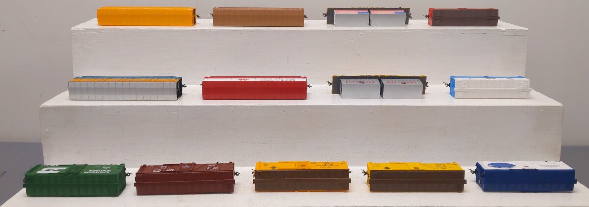Life Like HO Scale Assorted Freight-Boxcar, Reefer Cars, Flat Cars [13] EX