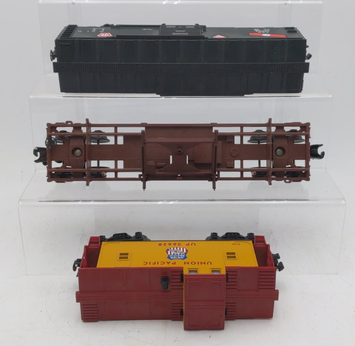 Lionel O Gauge Freight Cars: 6-19202, 6-9335, 6-36628 [3] EX