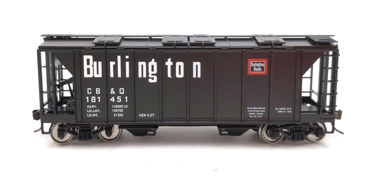 Bowser 43247 HO Burlington Executive Line H34 Covered Hopper Car #181451