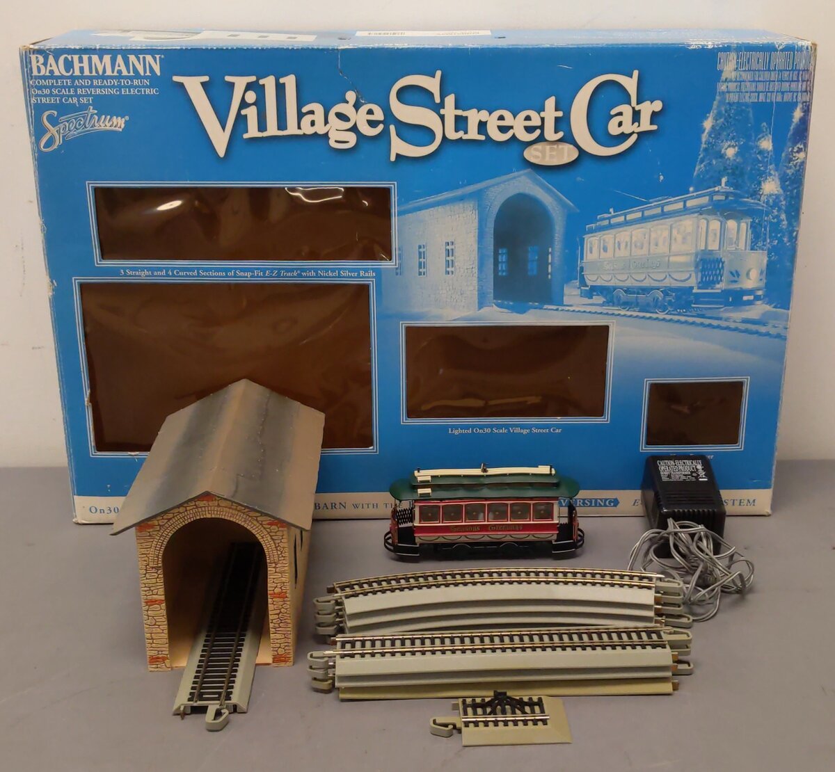 Bachmann 25017 On30 Christmas Village Steetcar Set VG/Box