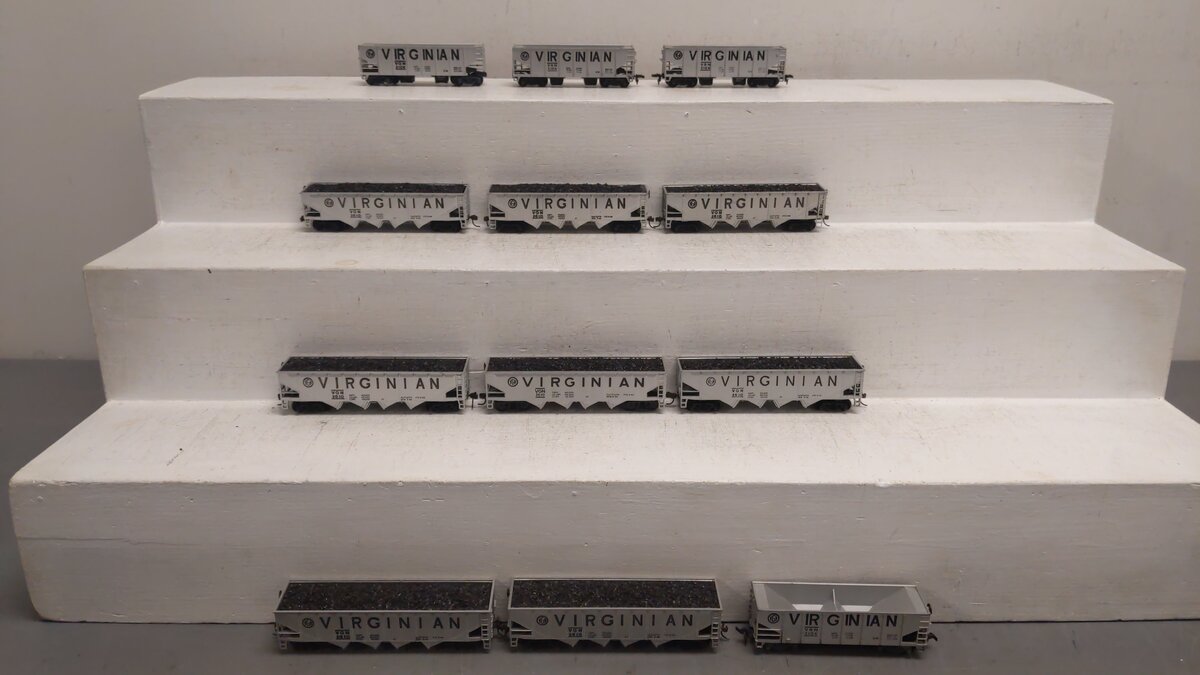 Tyco HO Scale Assorted Freight Cars [12] EX