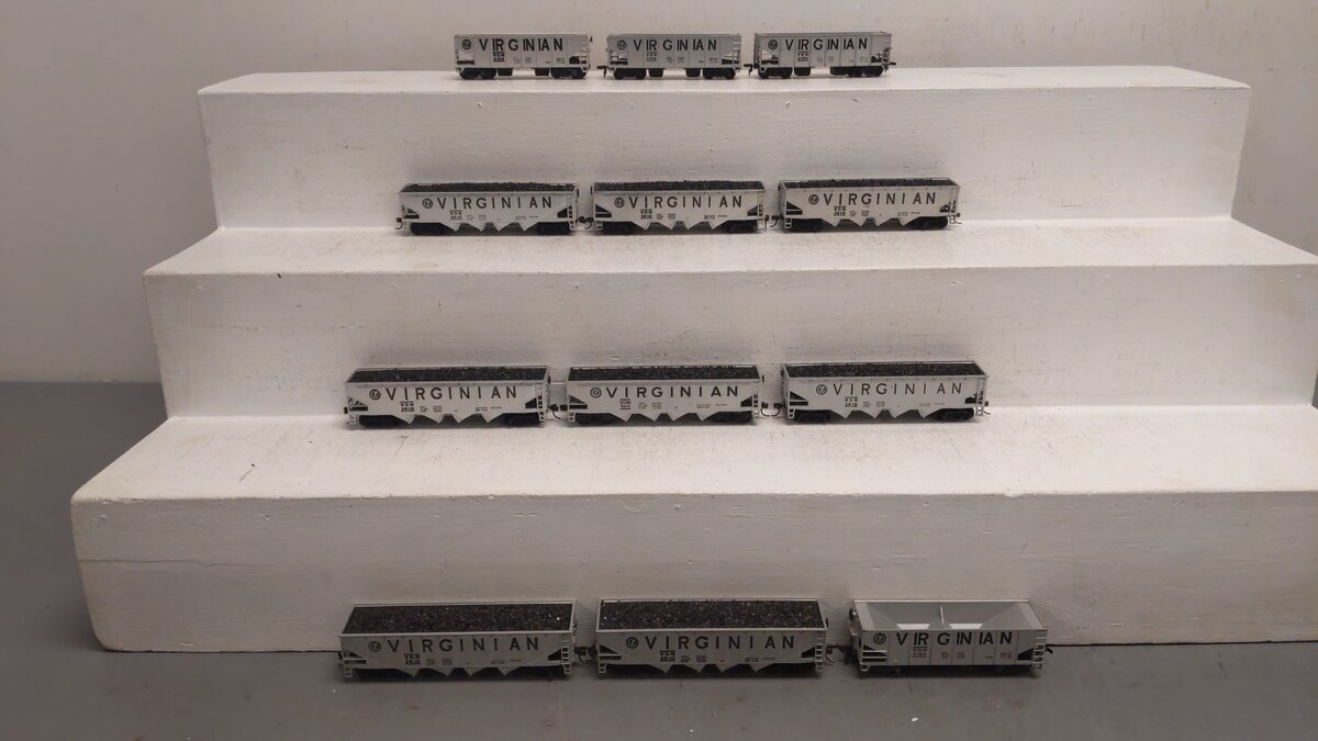 Tyco HO Scale Assorted Freight Cars [12] EX