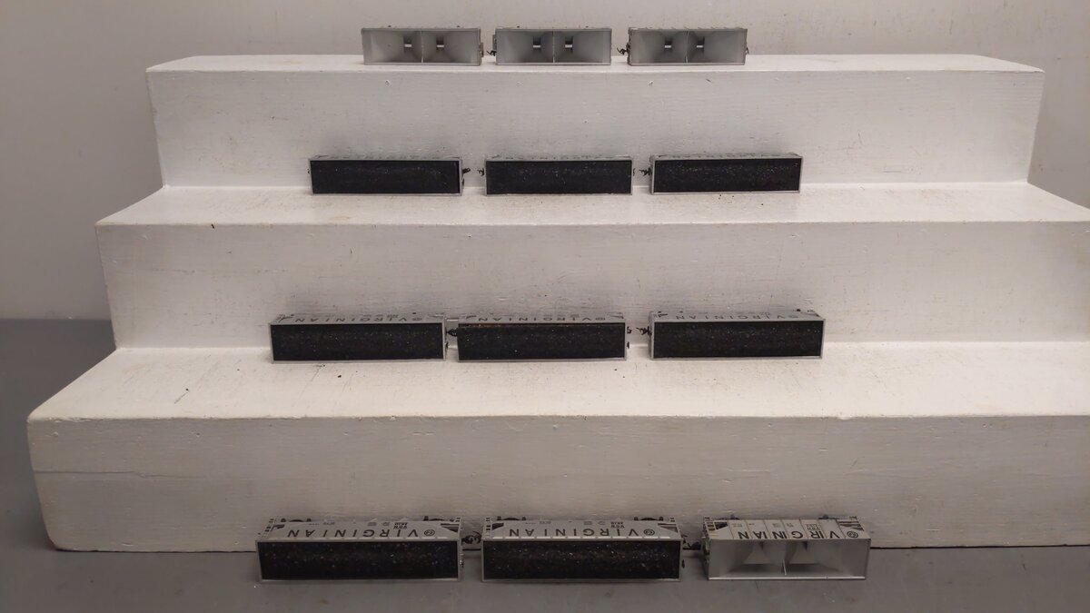 Tyco HO Scale Assorted Freight Cars [12] EX
