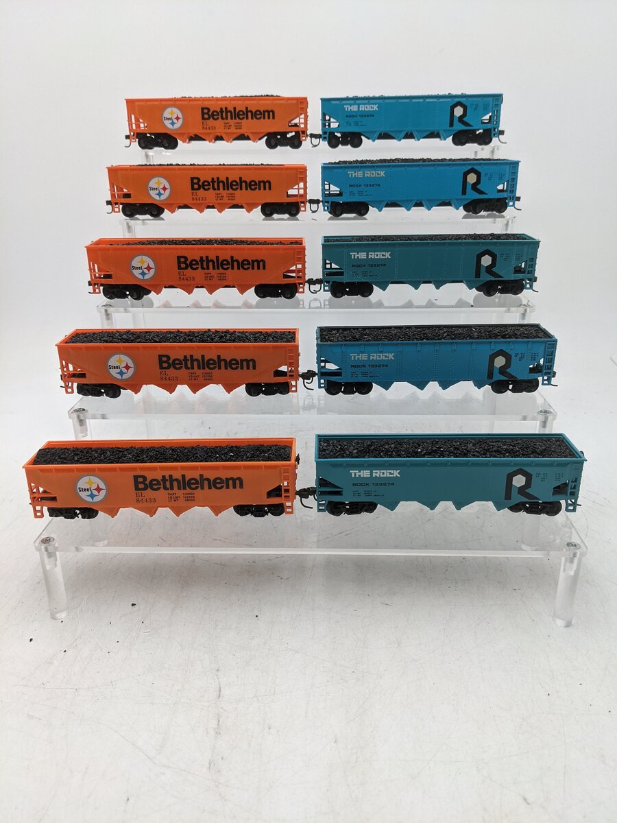 Bachmann & Tyco HO Scale Assorted Freight Cars [10] EX