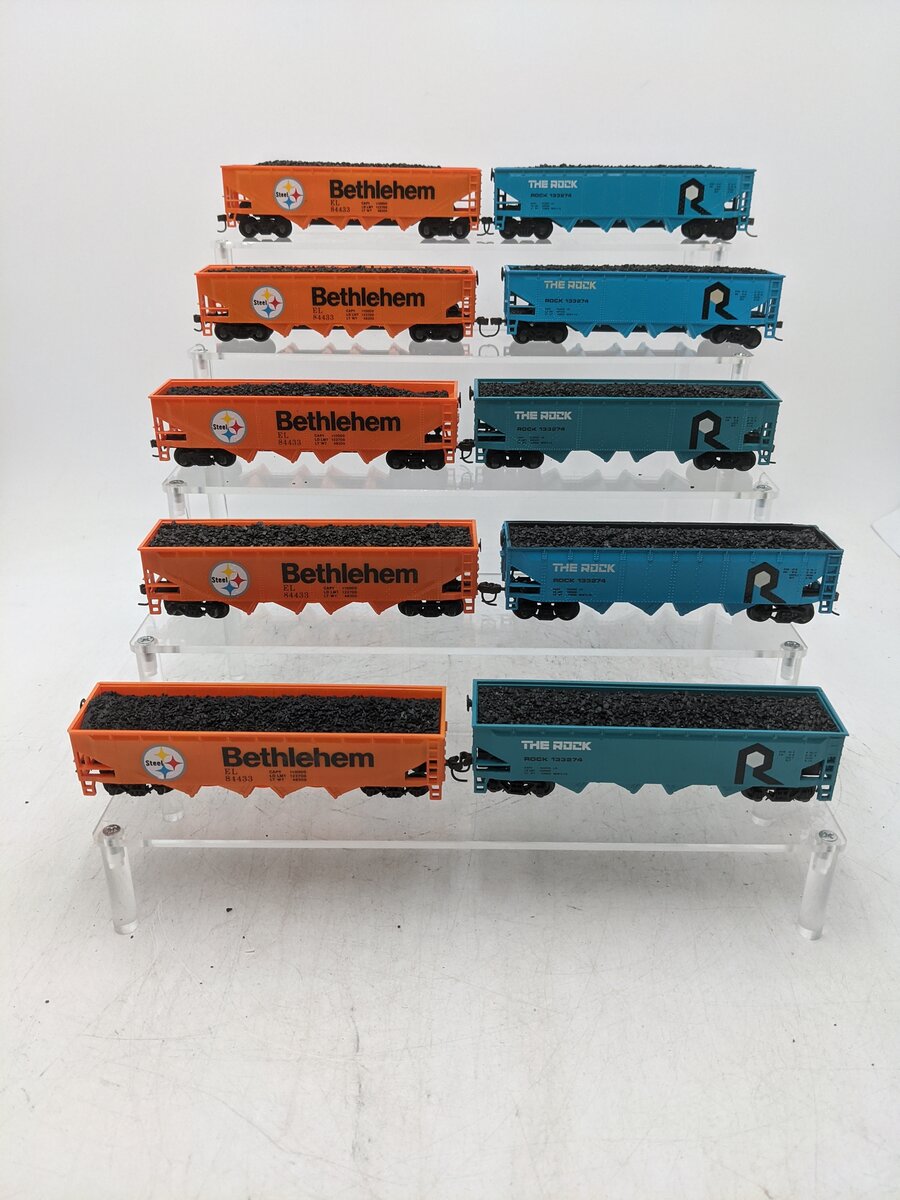 Bachmann & Tyco HO Scale Assorted Freight Cars [10] EX