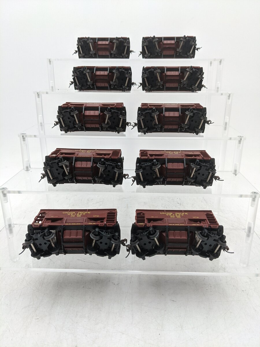 AHM HO Scale Assorted Freight Cars [10] EX