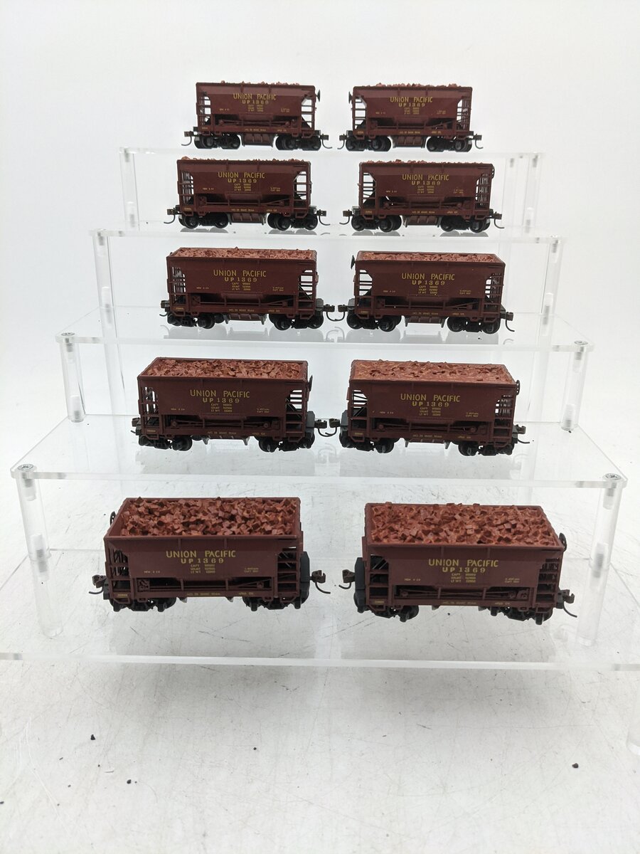 AHM HO Scale Assorted Freight Cars [10] EX
