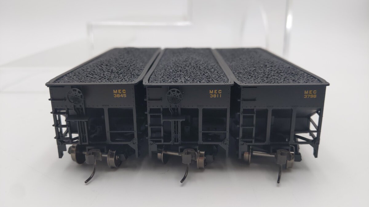 Atlas 20005907 HO Maine Central 2-Bay Offset Hopper (Set of 3)