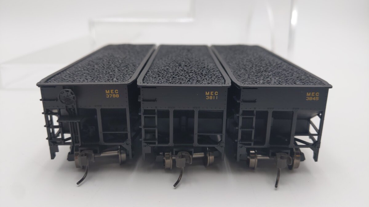 Atlas 20005907 HO Maine Central 2-Bay Offset Hopper (Set of 3)