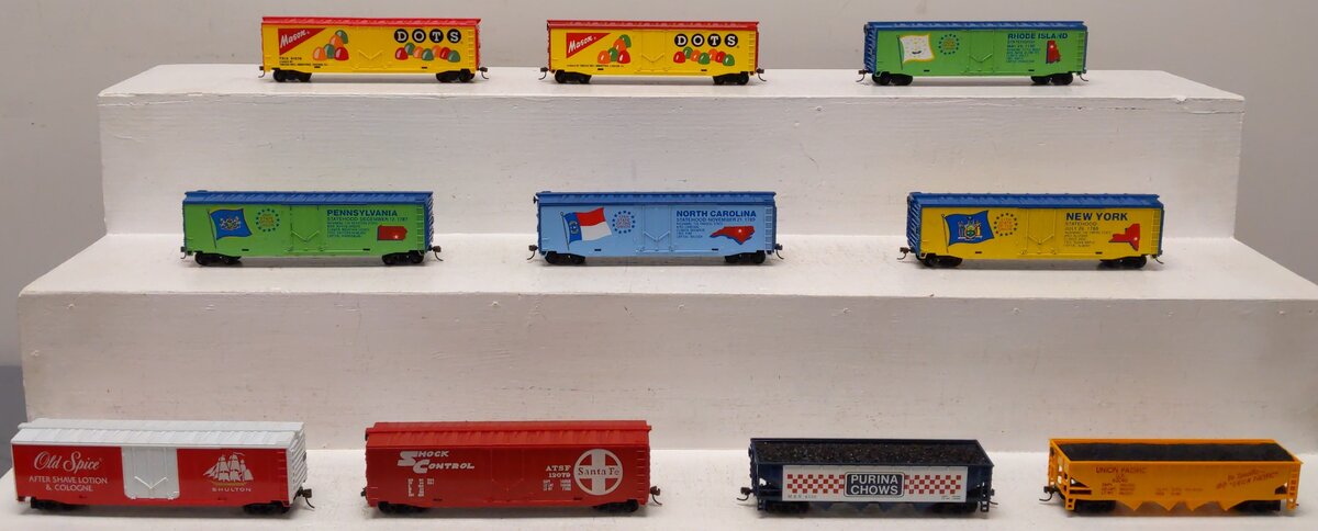 Tyco HO Scale Assorted Freight Cars- Boxcars and Loaded Hoppers [10] EX