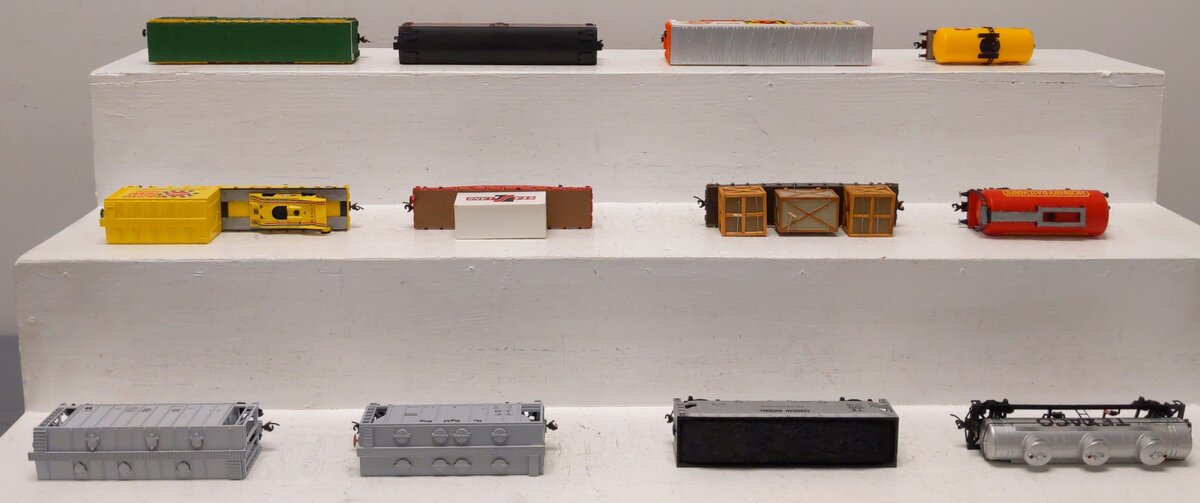 Assorted HO Scale Assorted Freight-Boxcar, Stock, Auto, Hopper, Flat, & Tank[12] EX