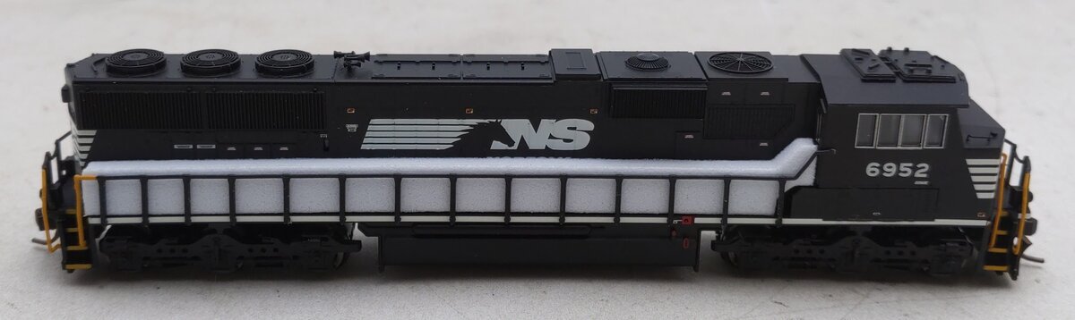 Atlas 40003958 N Norfolk Southern SD-60E Diesel Locomotive #6952 LN/Box