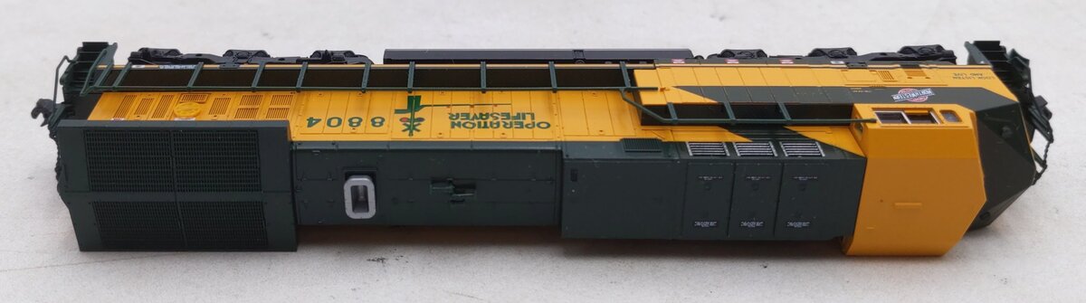 Kato 176-7035 N Chicago & North Western GE AC4400CW Diesel Locomotive #8804 LN/Box