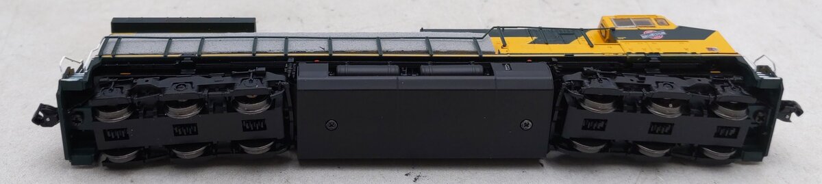 Scale Trains SXT10731 N Scale "Chicago & North Western" Locomotive #8618 LN/Box