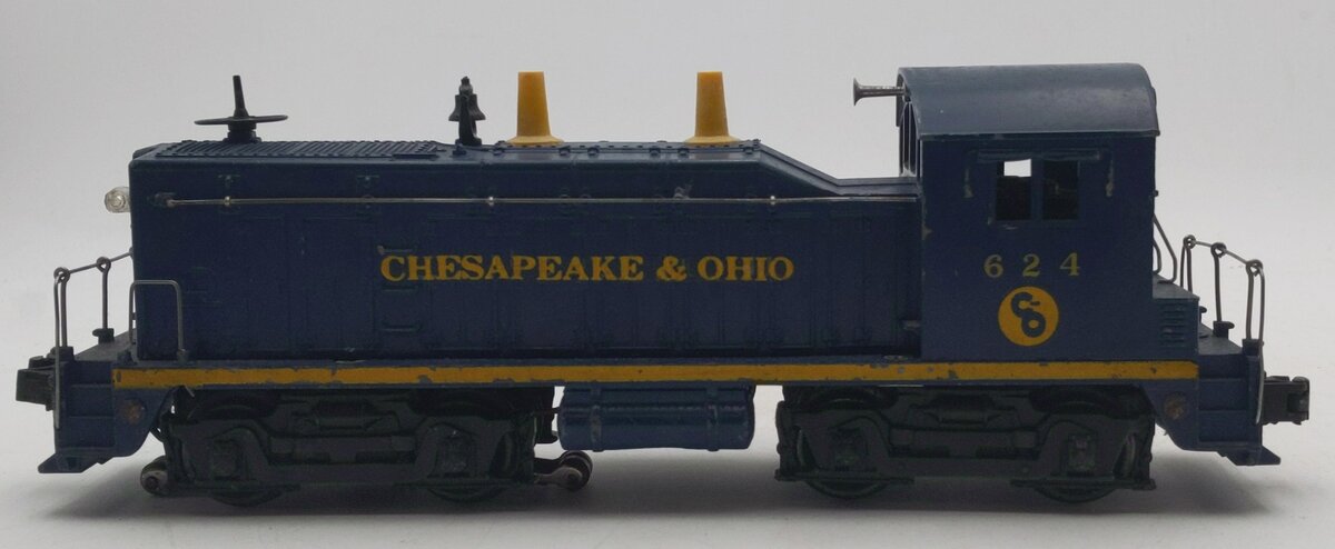 Lionel 624 Vintage O Chesapeake & Ohio NW-2 Powered Diesel Locomotive VG