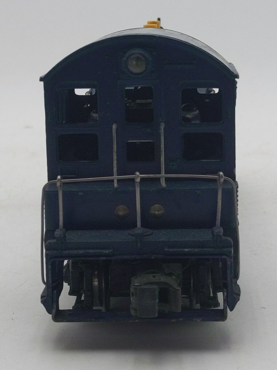 Lionel 624 Vintage O Chesapeake & Ohio NW-2 Powered Diesel Locomotive VG