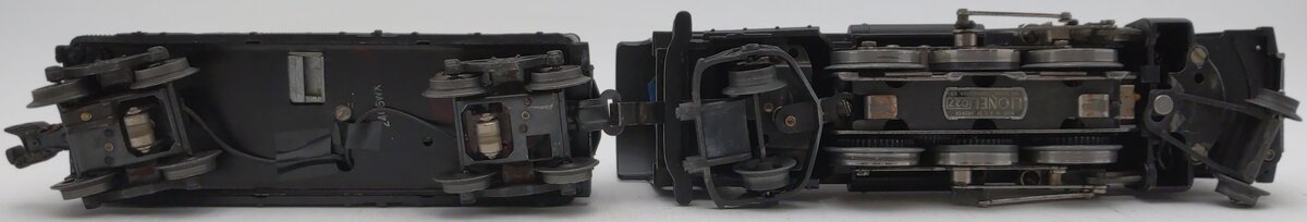 Lionel 1666 Vintage O 2-6-2 Die-Cast Steam Locomotive & 2466WX Tender VG