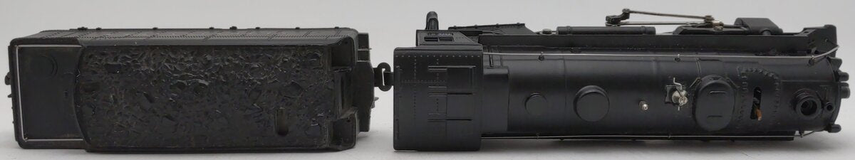 Lionel 1666 Vintage O 2-6-2 Die-Cast Steam Locomotive & 2466WX Tender VG